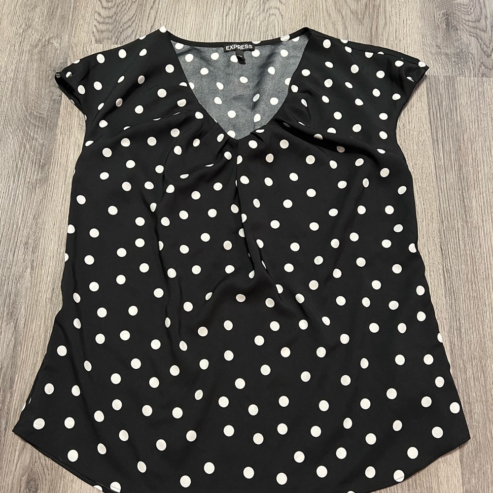 EXPRESS Womens Sz L Black White Polka Dot Short Sleeve V Neck - Picture 7 of 8